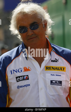 Renault Manager Flavio Briatore bei das erste Training von der Monaco Formel 1 Grand Prix Monte-Carlo, Monaco- Stockfoto