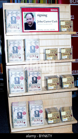 John Carter Cash-Buch und cd signing bei Grenzen für sein neues Buch "Verankert in Love-An intimes Portrait von June Carter Cash". A Stockfoto