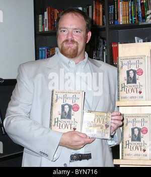 John Carter Cash-Buch und cd signing bei Grenzen für sein neues Buch "Verankert in Love-An intimes Portrait von June Carter Cash". A Stockfoto