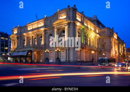 Teatro Colon, nach der Bicentenarian-Feier und seiner Restaurierung im Jahr 2010. Stockfoto