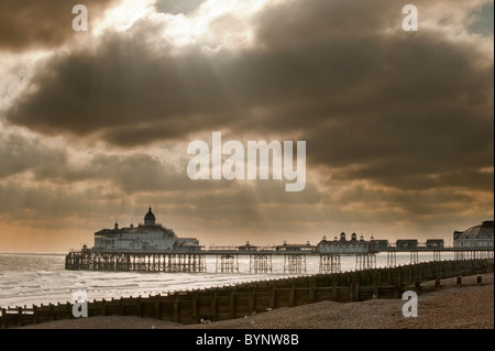 Eastbourne Pier, Blick von Osten nach Westen Stockfoto