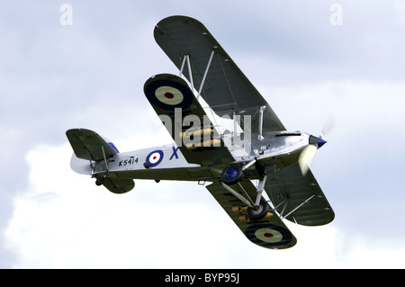 Hawker Hind Doppeldecker in RAF Markierungen machen eine Banking-Überflug bei Duxford Flying Legends Airshow Stockfoto