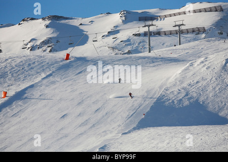 Skifahren auf dem Hügel am Hochzillertal Arena, Österreich, Europa Stockfoto