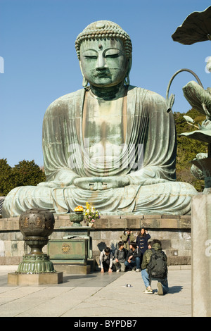 Amitābha Buddha im Kōtoku-in 高徳院 ein buddhistischer Tempel der Jōdo-Shū-Sekte in der Stadt Kamakura Stockfoto