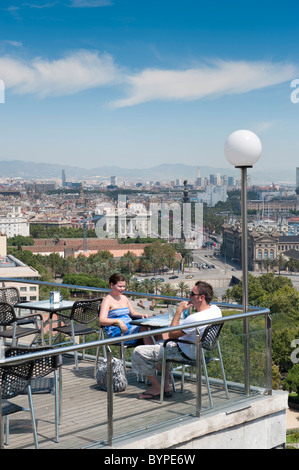 Cafe mit Blick über Barcelona Stockfoto