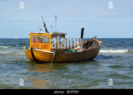 Fischkutter bin Strang - Fischkutter am Strand 27 Stockfoto