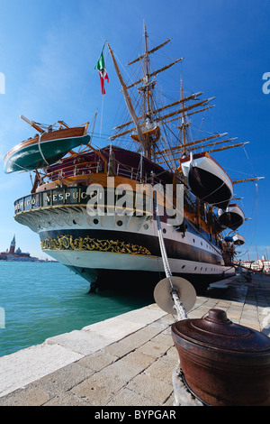 Großsegler Amerigo Vespucci im Hafen Venedig, Italien Stockfoto