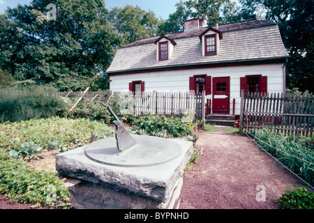 Sonnenuhr im Garten, Johnson Ferry House, Washington Crossing State Park, New Jersey Stockfoto