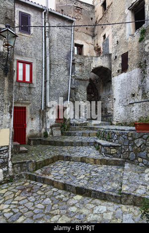 schöne Streetview Scalea antike Stadt in Italien Stockfoto