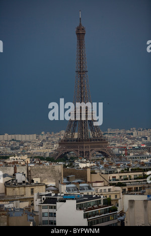 Städte in Frankreich, Paris, Gewitter rund um den Eiffel-Turm Stockfoto