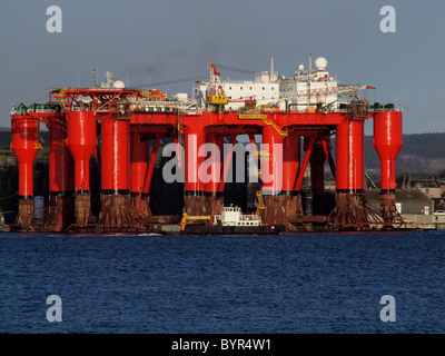 Die Unterkunft Semi Sub "Dolphin-Borgholm" im Queens Dock im Hafen von Invergordon, nach einer großen Renovierung. Stockfoto