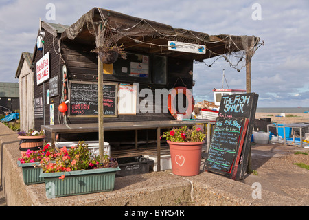 Fischgeschäft am Strand von Aldeburgh Suffolk Stockfoto