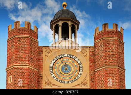 Astronomische Uhr, Hampton Court Palace, Surrey, UK Stockfoto