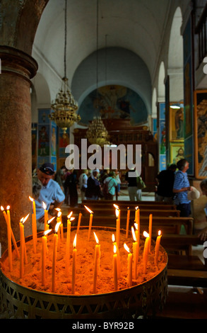 Innenraum der St. George Church, Madaba, Jordanien Stockfoto