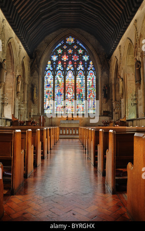 Kirche innen St Einkaufsmöglichkeiten, Ely Platz in London Stockfoto