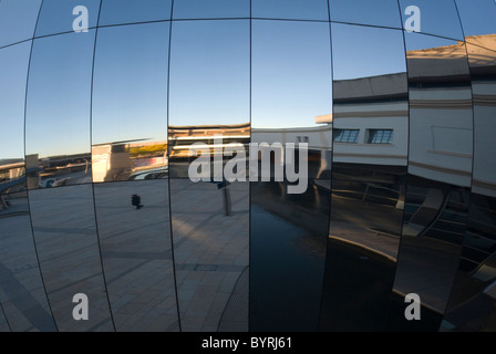 Außenseite des Planetariums, Millennium Square, Bristol, UK Stockfoto