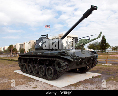 Korea-Krieg U.S. Panzer M41A3 Walker Bulldog in Brevard Veterans Memorial auf Merritt Island durch den Indian River Lagune Florida Stockfoto