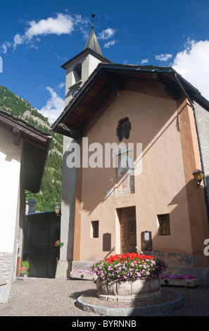 kleine Kirche Santa Lucia in Verrand in der Nähe von Courmayeur, Italien Stockfoto