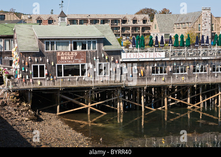 Eagles Nest Restaurant und Bar in der Nähe des Kreuzfahrtschiffes dock in Bar Harbor, Maine Stockfoto