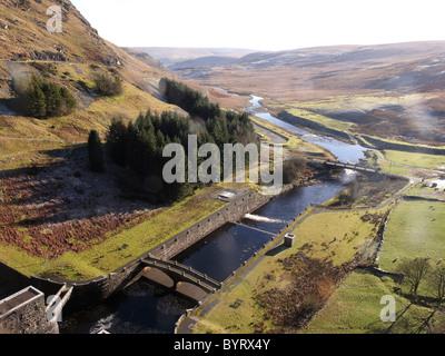 Aus dem Claerwen Reservoir Damm, Elan Valley, Powys, Wales, Januar 2011 Stockfoto