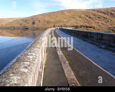 Claerwen Reservoir dam, Elan Valley, Powys, Wales, Januar 2011 Stockfoto