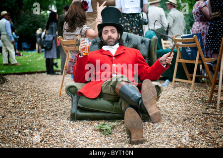 Der Zeremonienmeister bei der Chap-Olympiade in Bedford Square, London Stockfoto