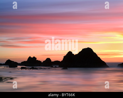 Sonnenuntergang bei Ebbe. Seal Rock, Oregon Stockfoto