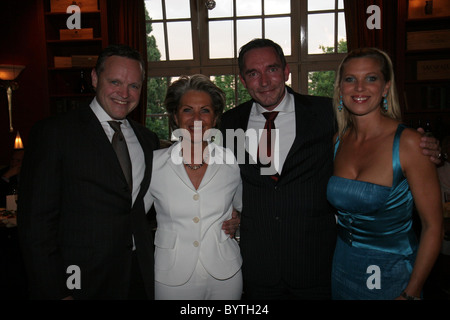 Ulf Nashan, Hannelore Lay, Oliver Welling, Maja Prinzessin von Hohenzollern Charity-Dinner für die Stiftung arbeiten am Stockfoto