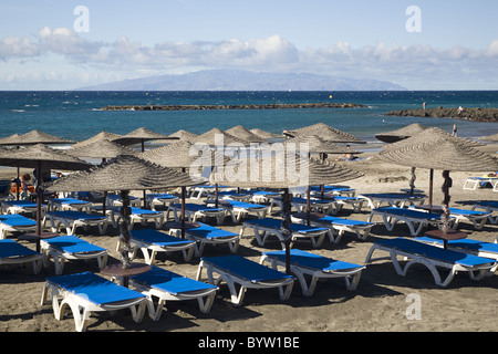 Playa Fañabe mit der Insel La Gomera im Hintergrund, Playa de las Americas, Teneriffa, Kanarische Inseln, Spanien Stockfoto