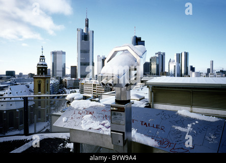 Blick auf Hauptwache und Skyline bei Zeilgalerie Dachterrasse in Frankfurt Am Main. Stockfoto