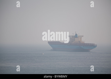 Dicken Seenebel Gibraltar Schiffe vor Anker Stockfoto