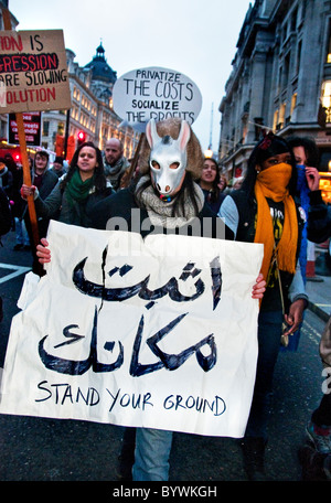 Demonstration der studentischen Protest gegen Kürzungen bei den Studiengebühren Gebühren London 2011 Stockfoto