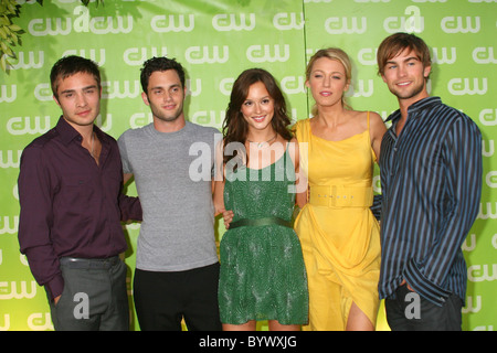 Besetzung von "Gossip Girl" (l-R) Ed Westwick, Penn Badgley, Blake Lively und Leighton Meester, Chace Crawford CW 2007 TCA Stockfoto