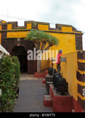 Fort Sao Tiago, der "gelbe Fort", in Funchal, Madeira Stockfoto