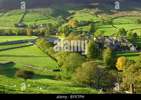 Ansicht von oben Burnsall, wharfedale, Yorkshire Dales im Herbst Stockfoto