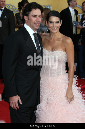 JASON SEHORN ANGIE HARMON 17. jährliche Bildschirm Schauspieler GUILD AWARDS Ankünfte DOWNTOWN LOS ANGELES Kalifornien USA 30 Januar 201 Stockfoto