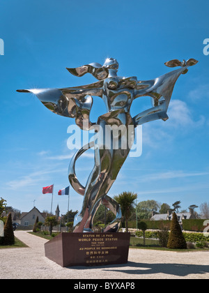 Welt-Friedens-Statue, Grandcamp-Maisy, Normandie, Frankreich Stockfoto