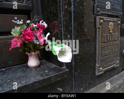 Gruft der Eva Peron, Friedhof von Recoleta, Buenos Aires, Argentinien. Stockfoto