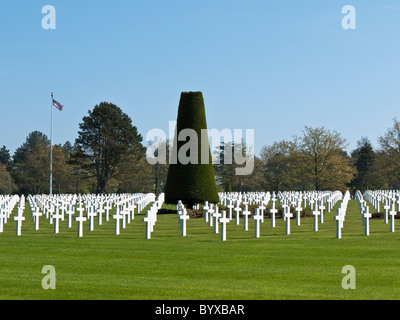 Reihen von Gräbern an der amerikanische Soldatenfriedhof, Omaha Beach in der Normandie, Frankreich Stockfoto