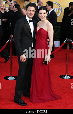 KEITH LIEBERTHAL JULIANNA MARGULIES 17. JÄHRLICHE BILDSCHIRM SCHAUSPIELER GUILD AWARDS ANKÜNFTE DOWNTOWN LOS ANGELES CALIFORNIA USA 30 J Stockfoto