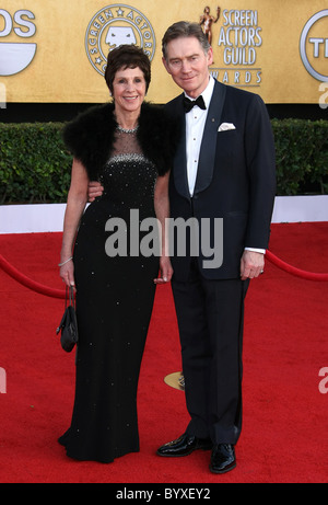 GEORGINA SIMPSON ANTHONY ANDREWS 17. jährliche SCREEN ACTOR GUILD AWARDS Ankünfte DOWNTOWN LOS ANGELES Kalifornien USA 30 Janu Stockfoto