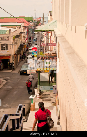 Grenada St Georges Hauptstadt schaut auf überfüllten Straße Stockfoto