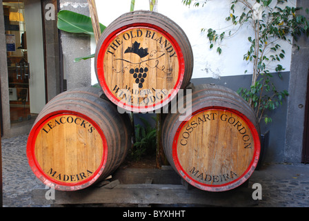 Stapel von drei Blandy Wine Barrel, Funchal, Madeira Stockfoto