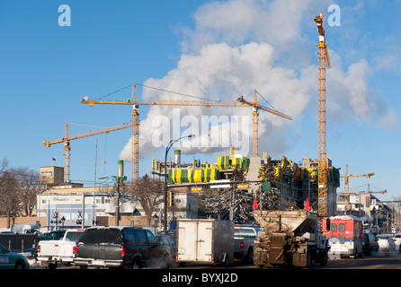 Luftverschmutzung, Staus und Hochbau; Edmonton, Alberta, Kanada Stockfoto