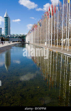 Flaggen aller Nationen teilgenommen in Expo 98, Parque Das Nações, Lissabon, Portugal Stockfoto