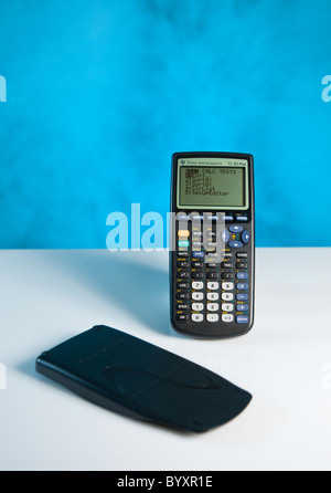 Detail von einem Texas Instruments TI-83 Plus Grafik-Taschenrechner. Stockfoto