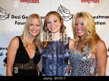 Cynthia Preston, Tamara Braun und Alicia Leigh Willis 4th jährliche Abend With The Stars statt, an der Fassade in Hollywood Los Stockfoto