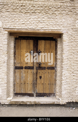 Komplizierte Mauerwerk im 14. Jahrhundert Ouled El-Hadef (Altstadt) von der Sahara Wüste-Oase Stadt von Tozeur - Tunisa. Stockfoto