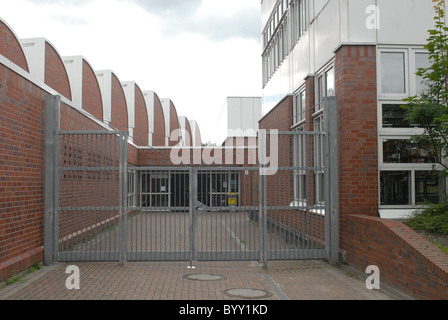 John-F.-Kennedy-Schule in Berlin Zehlendorf Nachbarschaft. Brad Pitt(09)