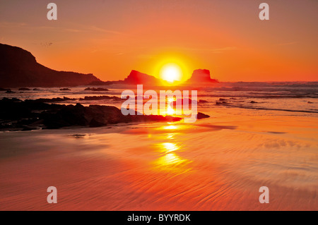 Portugal, Algarve: Sonnenuntergang am Praia Do Amado Stockfoto